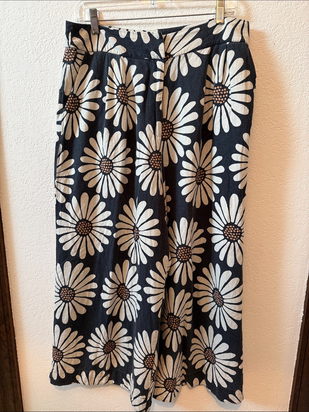 Farm Rio for Anthropologie Women’s Wide-Leg Cropped Pants in Navy Floral Print